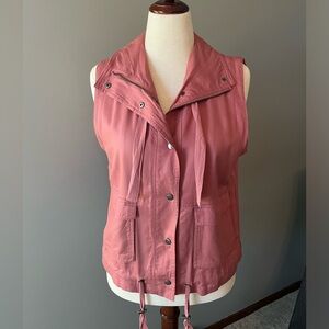 Women’s Zipper Vest from Tribal